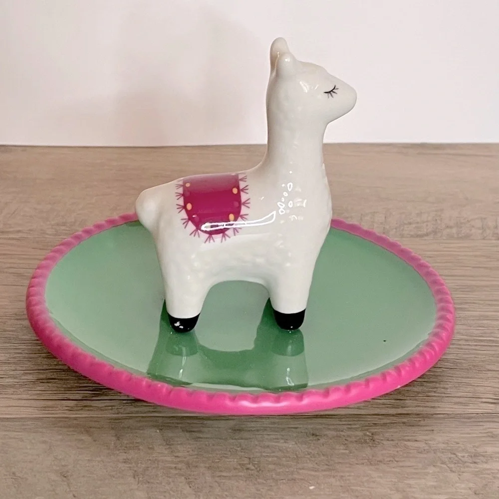 🌺 Llama Cute Pink & Green Ceramic Jewelry Trinket Dish NWOT